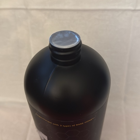 Tweaked Conditioner 33.8 Fl oz NWOT Honey Lux - Picture 3 of 3